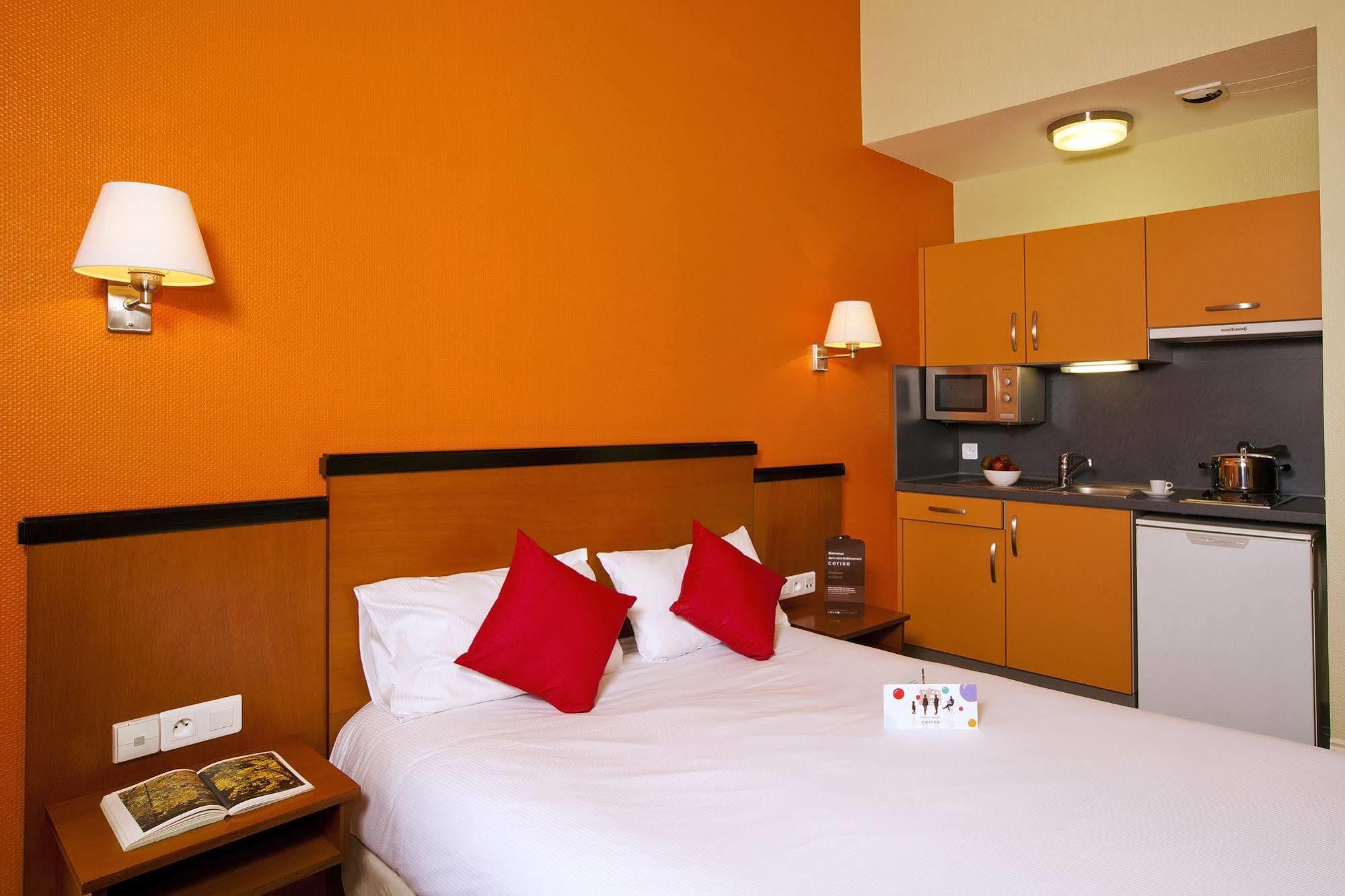 Hotels & Residences - Les Thermes Luxeuil-les-Bains Exterior foto