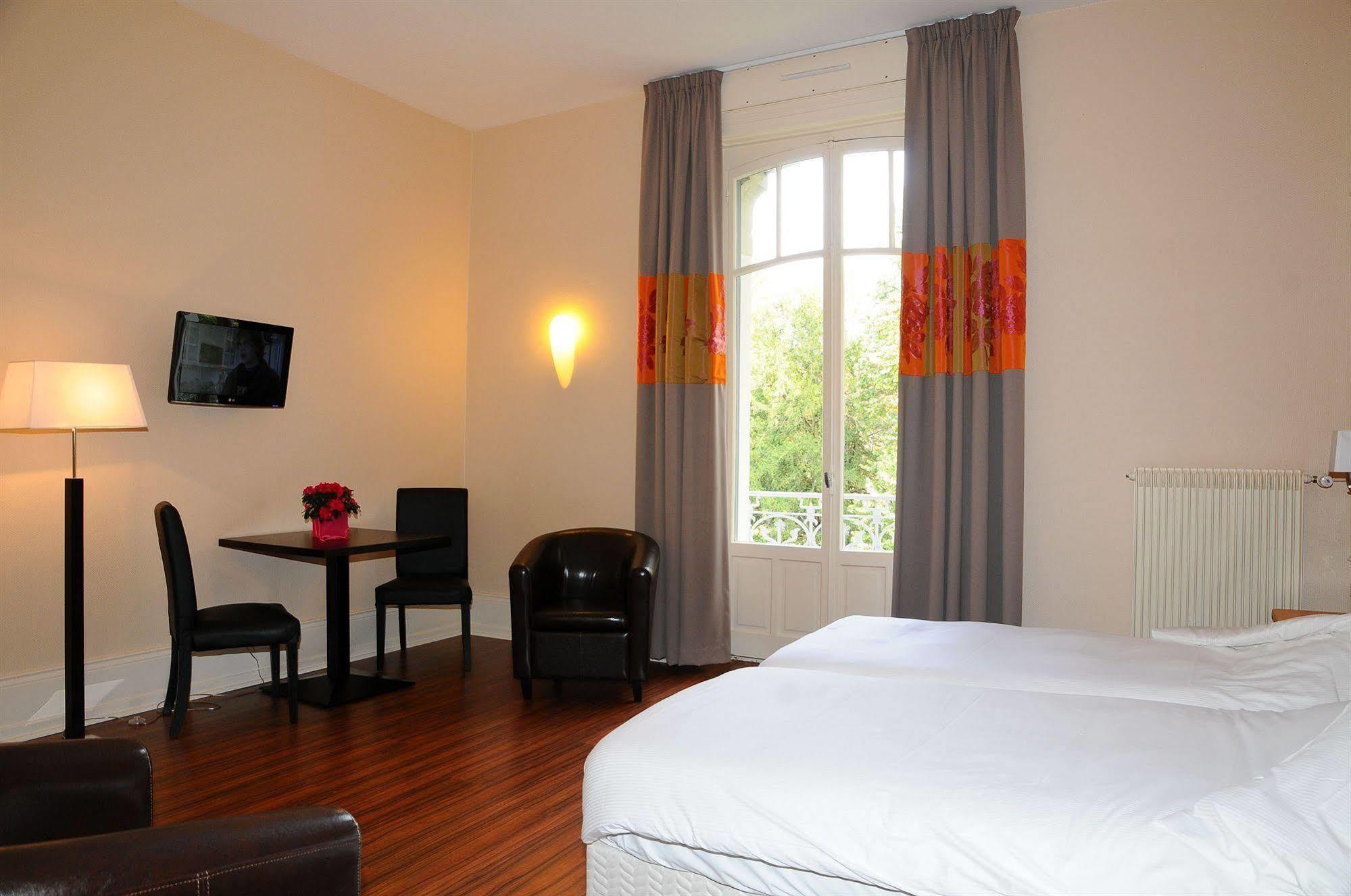 Hotels & Residences - Les Thermes Luxeuil-les-Bains Exterior foto